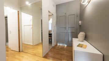 Apartamento superluxo | Área de estar | TV de tela plana 40 polegadas com canais digitais, TV