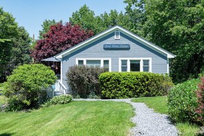 Exterior - Sand Dollar - Dog-friendly, Steps to the Ocean, Stunning Sunsets (Harpswell)