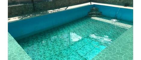 Piscine extérieure, piscine chauffée