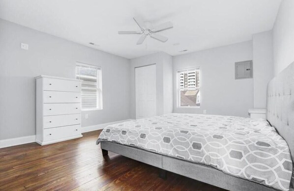 8 Schlafzimmer, Bügeleisen/Bügelbrett, WLAN, Bettwäsche
