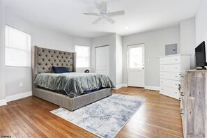 8 bedrooms, iron/ironing board, WiFi, bed sheets