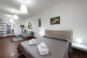 Appartamento Comfort | 1 camera, copriletto in piuma, ferro/asse da stiro, Wi-Fi gratuito