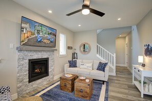 TV, fireplace