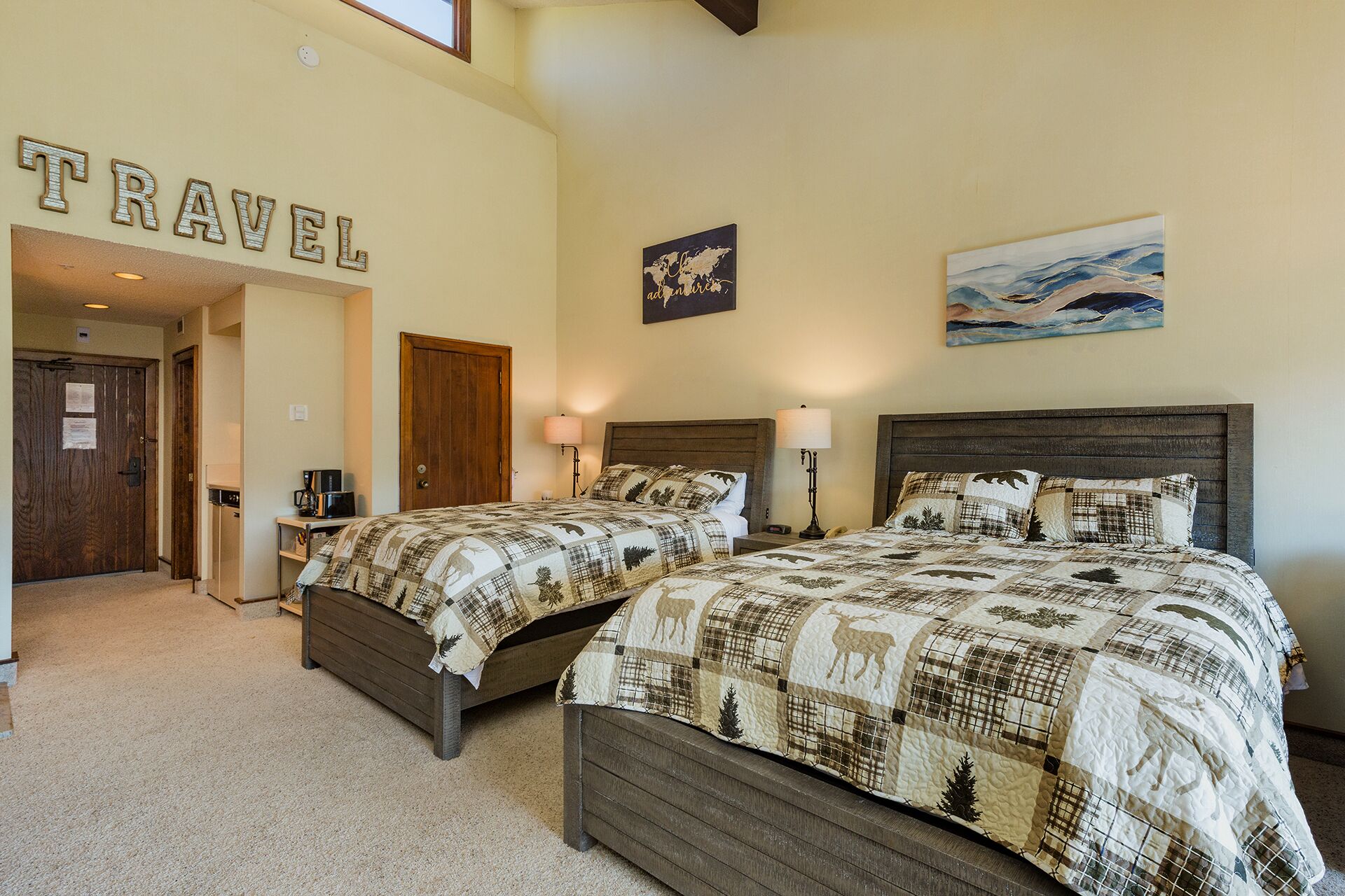 Fer et planche à repasser, Wi-Fi gratuit, draps fournis