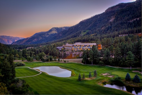 The Lookout (#406) | 10 min to Ski, Golf, AC/Pool/Hot Tub - High Ceilings