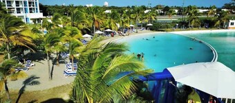 Private house / Quiet Stays / Beach/ Pool / WiFi