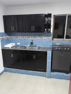 Forno, piano cottura, lavastoviglie, macchina per tè/caffè