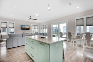 Interior - 🏖️Stunning Gulf Views-Steps to Beach-Pet Friendly-3BR Nonni n' Poppy's (Navarre)