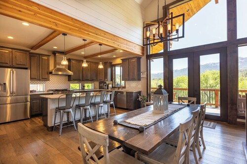 Overlook San Juan River. Close to Wolf Creek, Fishing, Hiking.