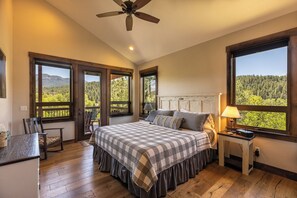 4 Schlafzimmer, Schreibtisch, Bügeleisen/Bügelbrett, kostenloses WLAN