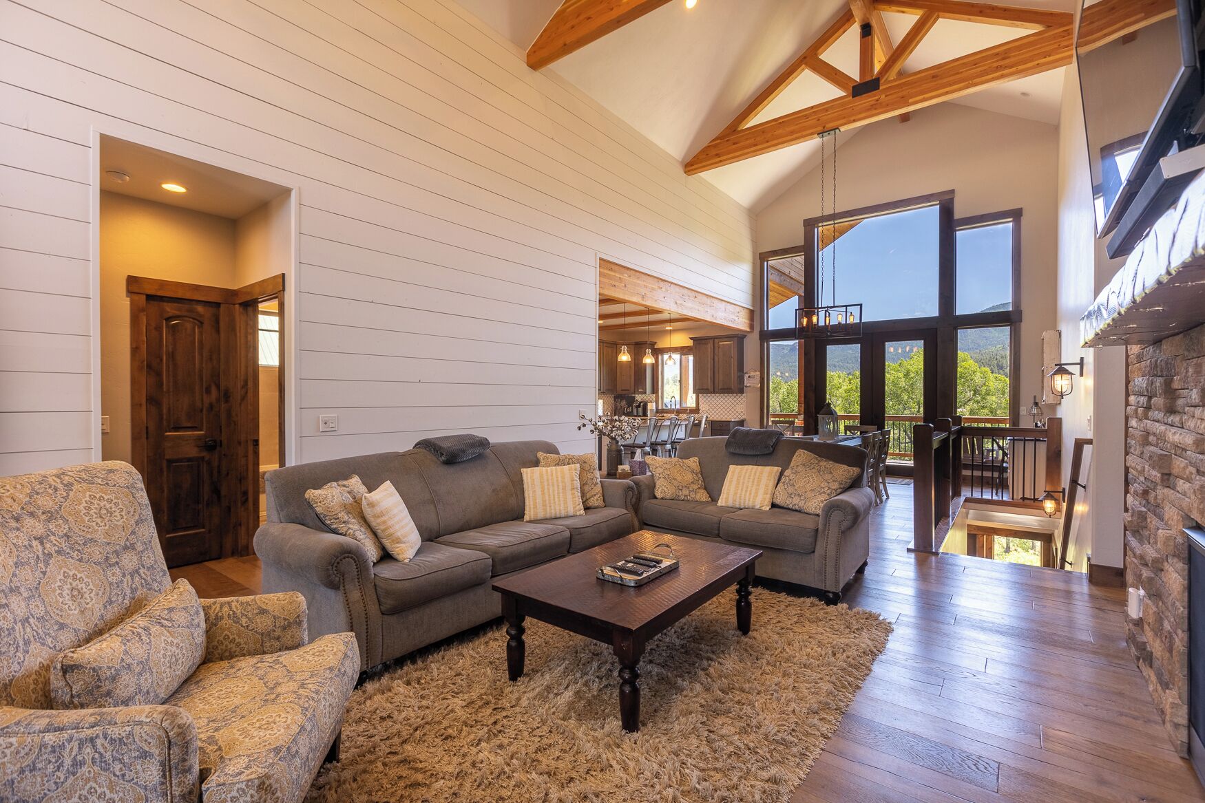 TV, fireplace, offices