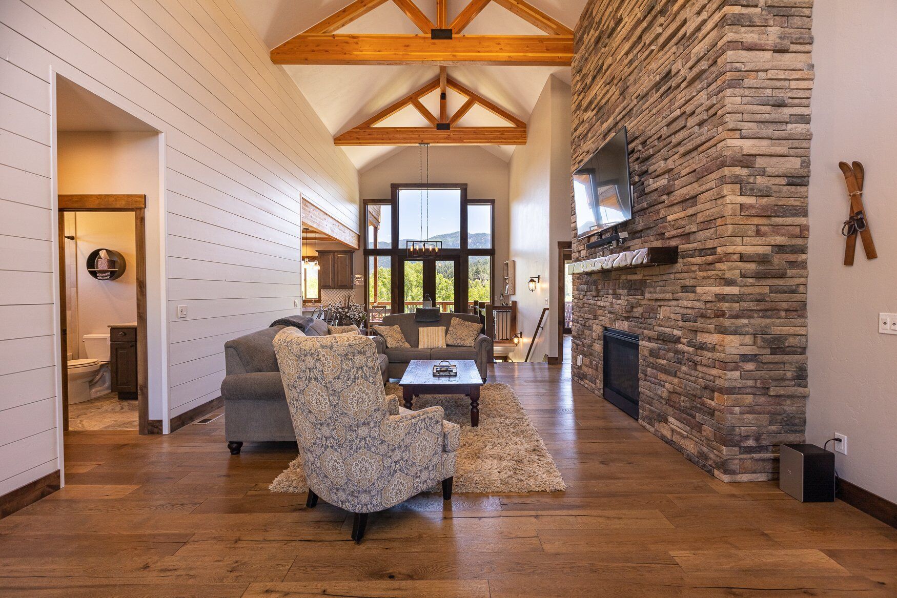 電視、壁爐、 辦公室