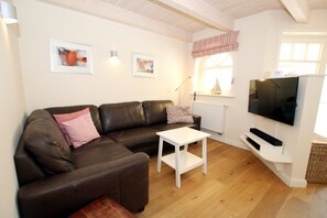 Fernseher, Kamin, DVD-Player, Stereoanlage