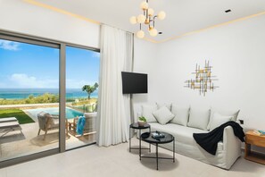 Suite with Private Pool | In-room safe, desk, laptop workspace, blackout curtains - Diamond Star Hotel (Kissamos)