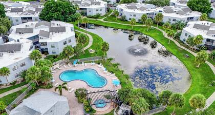 Relax in Style at a Lovely Apartment with 3 Pools: Ideal Vacation Destination!