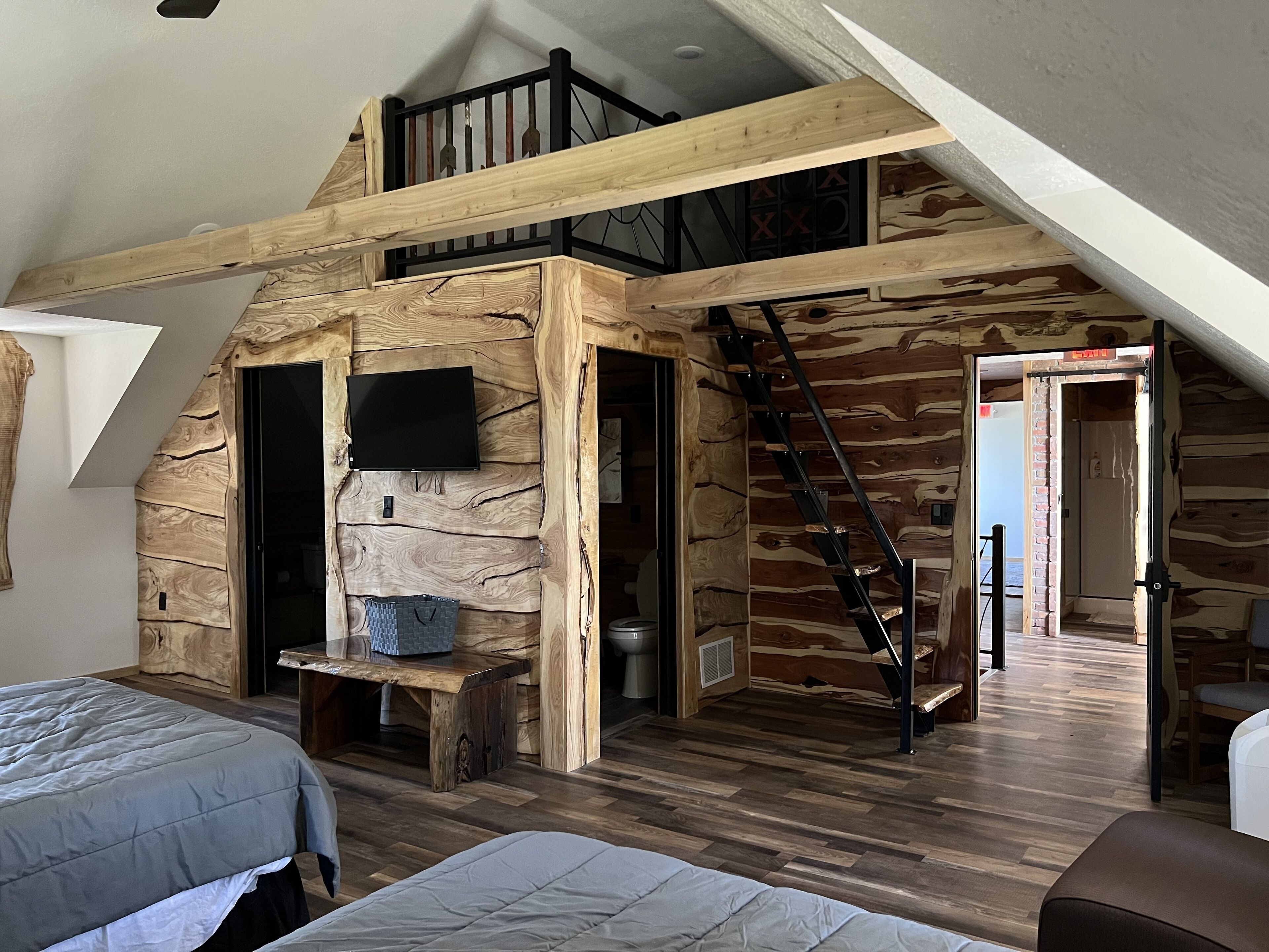 9 soverom, wi-fi (inkludert) og sengetøy