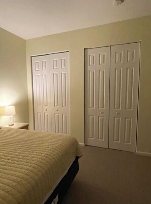 1 chambre, bureau, fer et planche à repasser, Wi-Fi gratuit