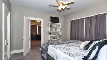 3 slaapkamers, een bureau, een strijkplank/strijkijzer, gratis wifi