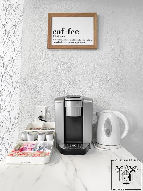 Coffee and/or coffee maker - Golden Oasis in Clearwater, 3 Heated Pools, 13 Minutes from the Beach! 🏝️ (Clearwater)
