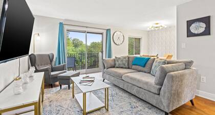 Golden Oasis in Clearwater, 3 Heated Pools, 13 Minutes from the Beach! 🏝️