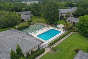 Piscine extérieure, piscine chauffée