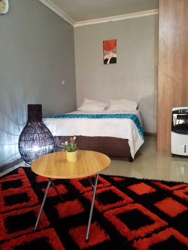 1 bedroom, WiFi, bed sheets