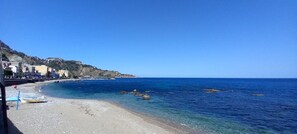 Beach nearby - Guest House Kalimera (Giardini Naxos)