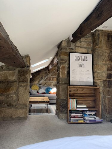 Cosy historic farmhouse overlooking Hebden Bridge