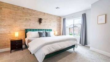 3 bedrooms, desk, iron/ironing board, WiFi