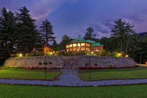 Front of property – evening/night - Pine Park Glade Resort Shogran (Balakot)