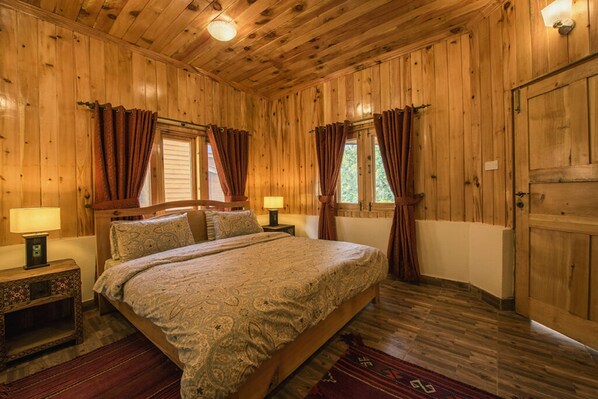 Luxury Double or Twin Room | 1 bedroom, hypo-allergenic bedding, free WiFi, bed sheets