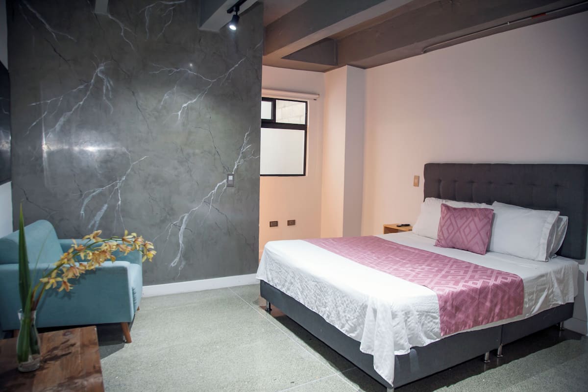 1 bedroom, hypo-allergenic bedding, individually furnished, desk