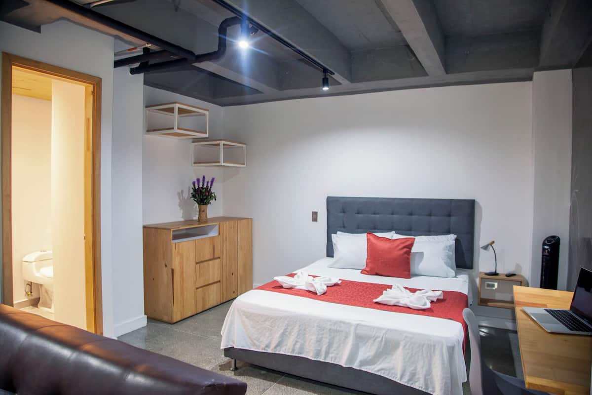 1 bedroom, hypo-allergenic bedding, individually furnished, desk