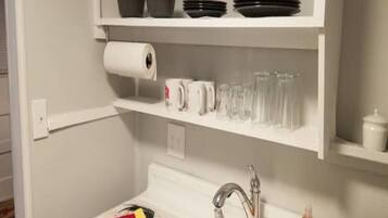 Baignoire, sèche-cheveux