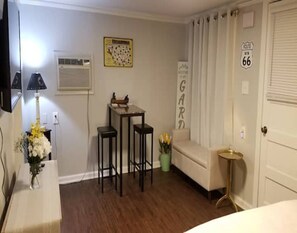 1 chambre, fer et planche à repasser, Wi-Fi gratuit, draps fournis
