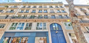 Exterior - THE ESSENCE OF LE MARAIS & ITS SIGNATURE COBBLED STREETS (Paris)