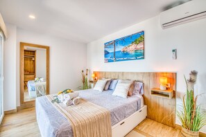 2 chambres, fer et planche à repasser, Wi-Fi gratuit, draps fournis