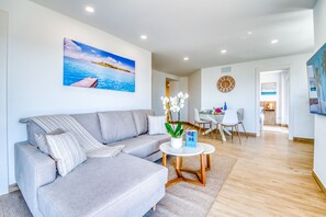 TV - Blue Sky apartment with sea views in Alcudia (Alcúdia)