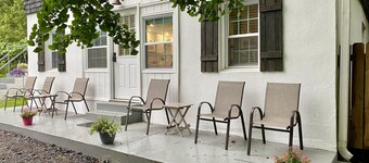 Beautiful historic 1916 Farmhouse and Country Home in the Blue Ridge Mountains 