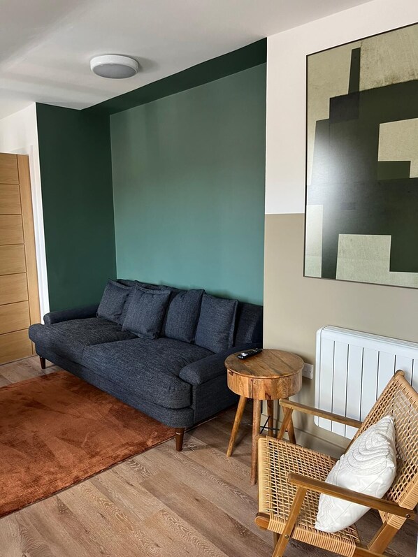 Comfort Apartment, Private Bathroom | Lounge