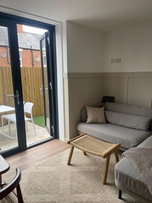 ซูพีเรียอพาร์ทเมนท์, ห้องน้ำส่วนตัว, วิวสวนหย่อม | ภายใน