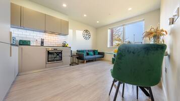 Superior Apartment, Private Bathroom (106N Platform North) | Ruang Istirahat