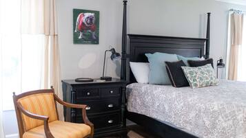 1 bedroom, memory foam beds, iron/ironing board, WiFi