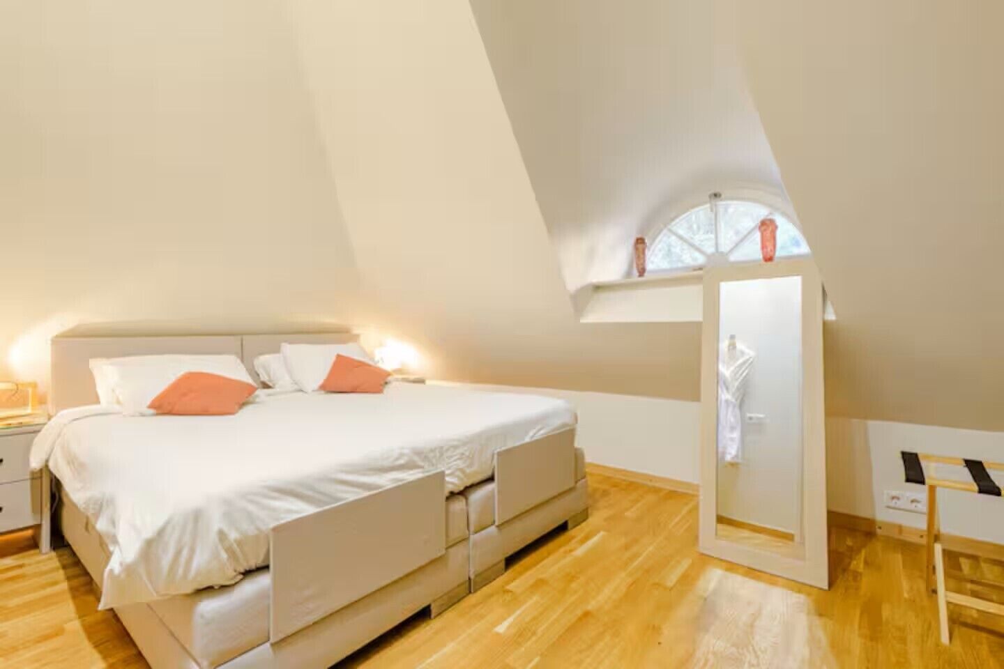 1 bedroom, in-room safe, iron/ironing board, travel cot