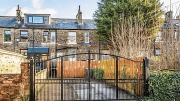 Comfort House, Private Bathroom, Garden View (Delightful 4bed townhouse) | Garden