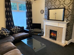 Hus – comfort, privat bad, hageutsikt (Delightful 4bed townhouse) | Lounge