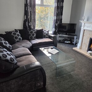 Lounge - St Pauls Rd - Townhouse Accommodation (Shipley)