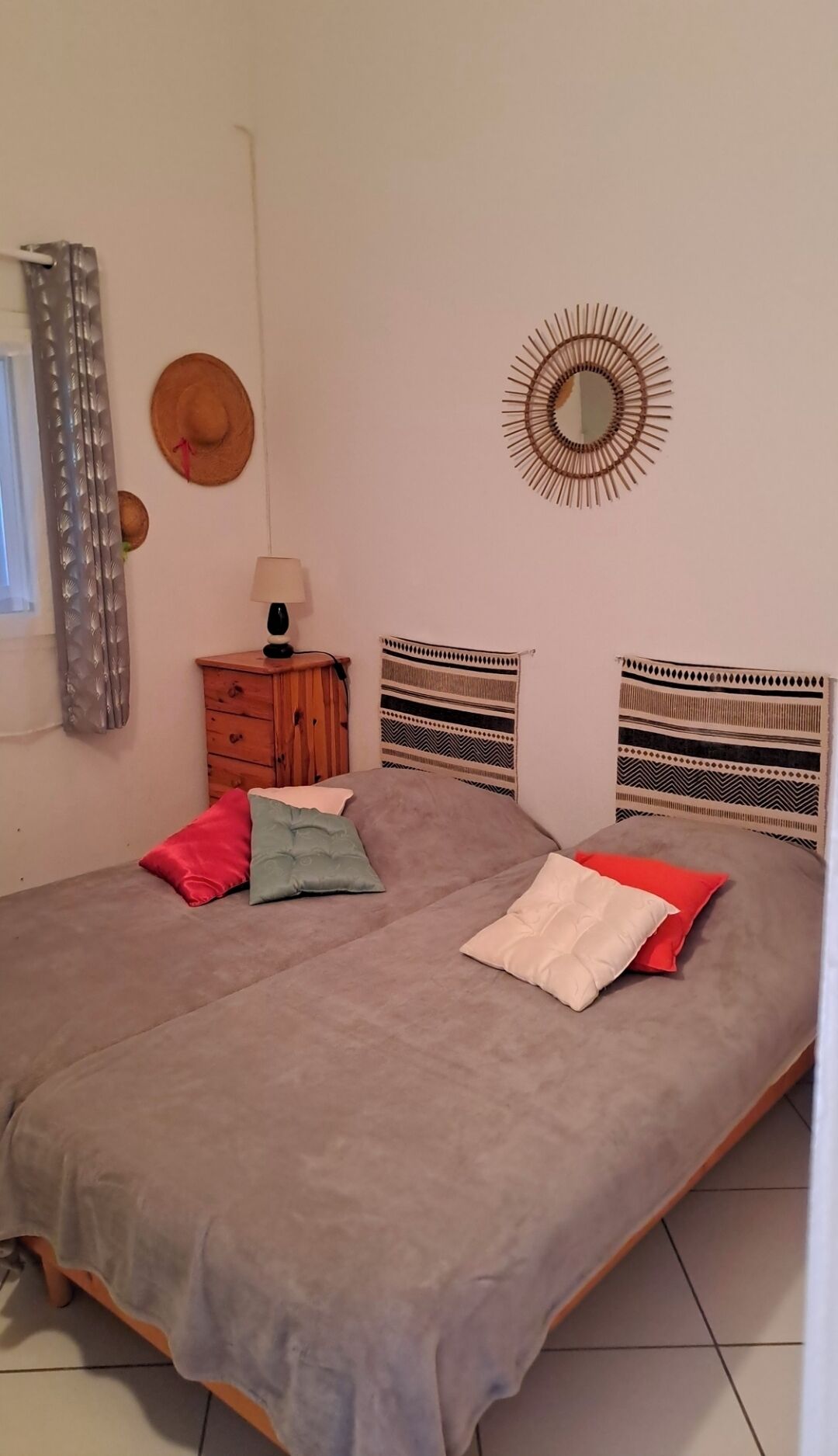 2 bedrooms, iron/ironing board, free WiFi