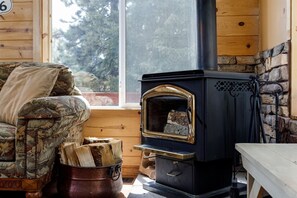 Télévision, cheminée