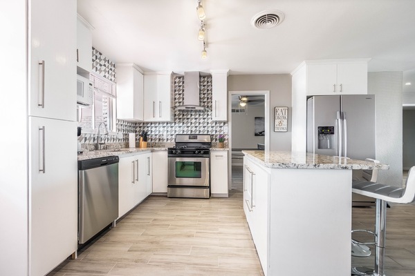 Refrigerador, microondas, horno, placa de cocina